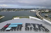 Logo da FTX no topo da FTX Arena, em Miami, Estados Unidos