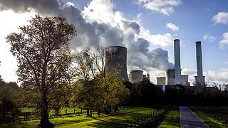 El vapor sale de la central térmica de carbón de Niederaussem, Alemania, el miércoles 2 de noviembre de 2022. 