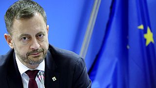 Eduard Heger szlovák miniszterelnök egy októberi sajtótájékoztatón