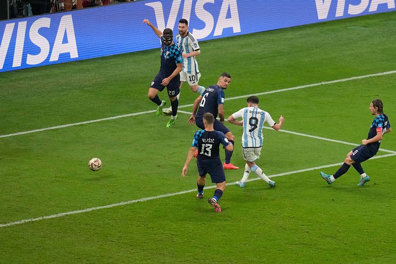 منتخب الارجنتين إلى نهائي كأس العالم بفوزه على كرواتيا (3-صفر) 
