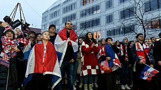 Kroatische Fans in Rot-Weiß-Blau