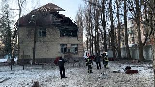 Eines der beschädigten Häuser in Kiew
