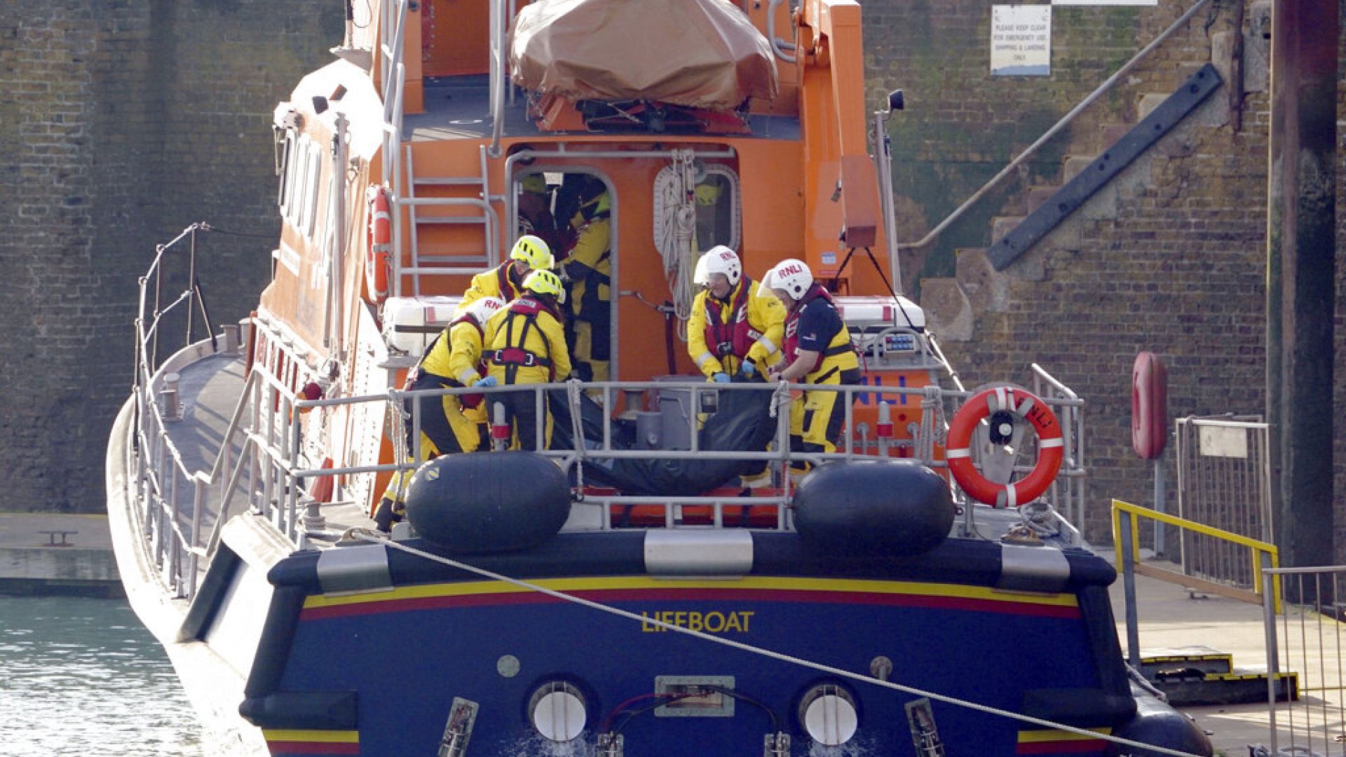 Four People Dead After Small Migrant Boat Capsizes In English Channel ...