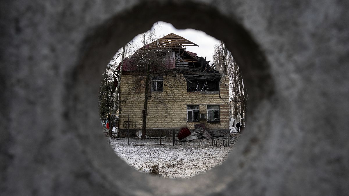 Разрушенный в результате российской атаки дронов дом в Киеве