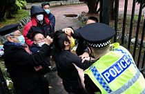 ضرب و شتم یک معترض هنگ‌کنگی توسط توسط دیپلمات‌های چینی در منچستر 