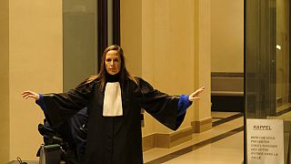 Έρευνα από την ασφάλεια στο δικαστικό μέγαρο των Βρυξελλών όπου ξεκίνησε η προδικαστική διαδικασία για το σκάνδαλο διαφθοράς στο Ευρωκοινοβούλιο