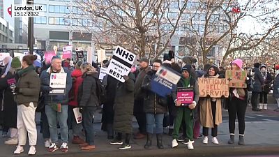 وقفة احتجاجية لعدد من الممرضين في بريطانيا