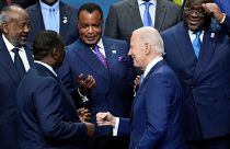 Американский лидер в окружении президентов Сенегала, Джибути, Республики Конго и ДР Конго, 15 декабря, 2022 года.