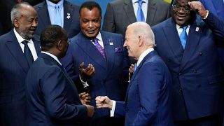 Американский лидер в окружении президентов Сенегала, Джибути, Республики Конго и ДР Конго, 15 декабря, 2022 года.