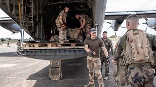 47 французских военнослужащих покинули Банги на грузовом самолёте C130.