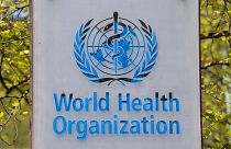 Dünya Sağlık Örgütü'nün Cenevre'deki genel merkezinin girişi