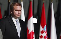 Antti Kaikkonen finn védelmi miniszter a 2022 október 12-i NATO-csúcson