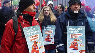 Des syndicalistes lors d'une manifestation à Bruxelles, vendredi 16 décembre 2022.