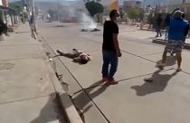 Al menos veinte muertos en la represión policial de las manifestaciones que piden la dimisión del gobierno y la convocatoria de elecciones