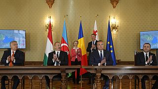 Los firmantes del acuerdo para construir el cable que traerá electricidad desde Azerbaiyán a la UE
