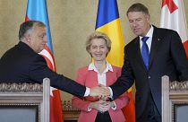 Feierliche Zeremonie im Präsidentenpalast von Bukarest mit von der Leyen, Orban und Iohannis
