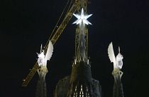Illumination des deux nouvelles tours de la Sagrada Familia à Barcelone, Espagne, vendredi 16 décembre 2022.