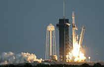 Запуск ракеты Falcon 9 с площадки Космического центра Кеннеди на мысе Канаверал