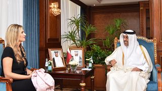 وزير العمل القطري علي بن صميخ المري يستقبل نائبة رئيسة البرلمان الأوروبي إيفا كايلي في الدوحة 31/10/2022
