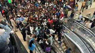 آلاف الركاب بمحطات مترو الدوحة