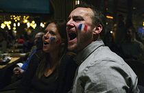 Французские болельщики следят за финальным матчем чемпионата мира по футболу