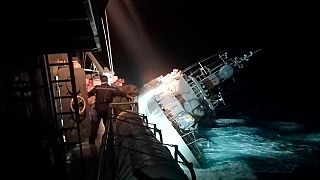 لحظه غرق شدن ناو «اچ‌تی‌ام‌اس سوکوتای» نیروی دریایی تایلند در آب‌های خلیج تایلند