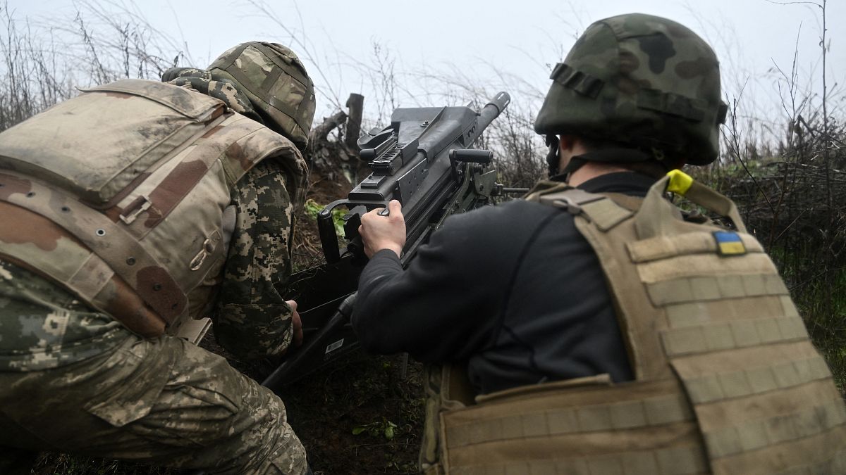 Украинские военные на позиции в Донецкой области