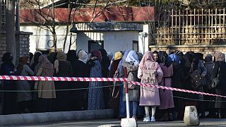 Yasağın ardından Kabil'de kadın öğrenciler kampüse alınmadı