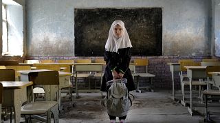 Una joven afgana en un aula. Afganistán 2022