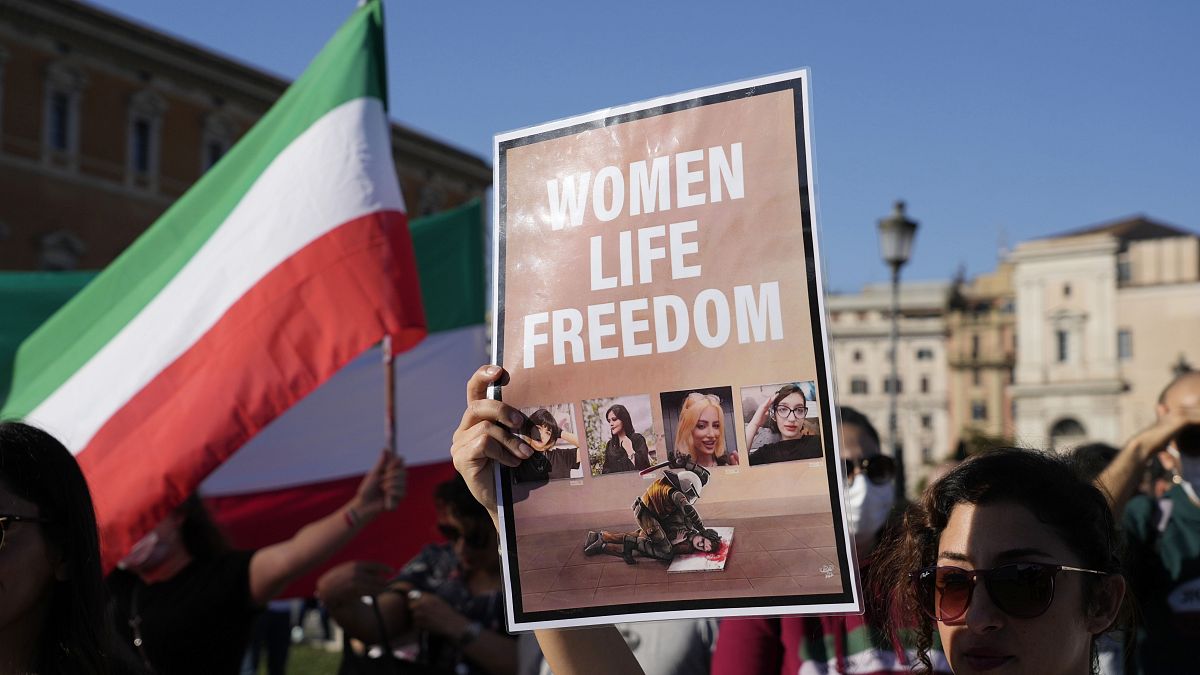 تجمع ایرانیان مقیم ایتالیا در همبستگی با معترضان ایران