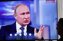 Archív fotó: az orosz elnök az állami Rosszija csatorna képernyőjén