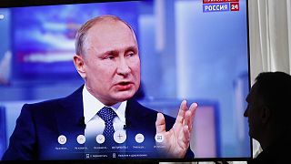 Archív fotó: az orosz elnök az állami Rosszija csatorna képernyőjén