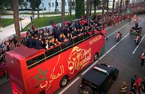  استقبال از بازیکنان تیم ملی فوتبال مراکش در رژه بازگشت به خانه در مرکز رباط؛ ۲۰ دسامبر ۲۰۲۲