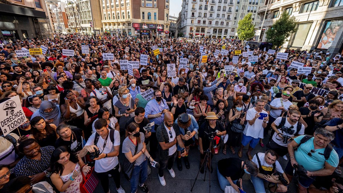 Egy júliusi tüntetés, melyet azután szerveztek meg, hogy 23 afrikai bevándorló meghalt, miközben megpróbált áthatolni a kerítésen, amely elválasztja Marokkót és Melillát