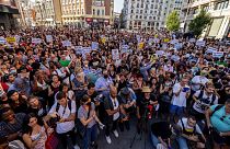 Egy júliusi tüntetés, melyet azután szerveztek meg, hogy 23 afrikai bevándorló meghalt, miközben megpróbált áthatolni a kerítésen, amely elválasztja Marokkót és Melillát