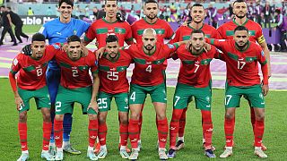 لاعبو المنتخب المغربي قبل مباراة ربع نهائي كأس العالم قطر 2022 بين المغرب والبرتغال 10 ديسمبر 2022.