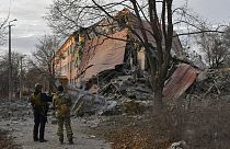 Frappes russes et combats se poursuivent dans l'est de l'Ukraine.