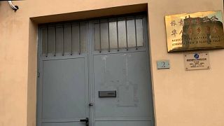 Illegális kínai rendőrőrs bejárata az olaszországi Pratóban