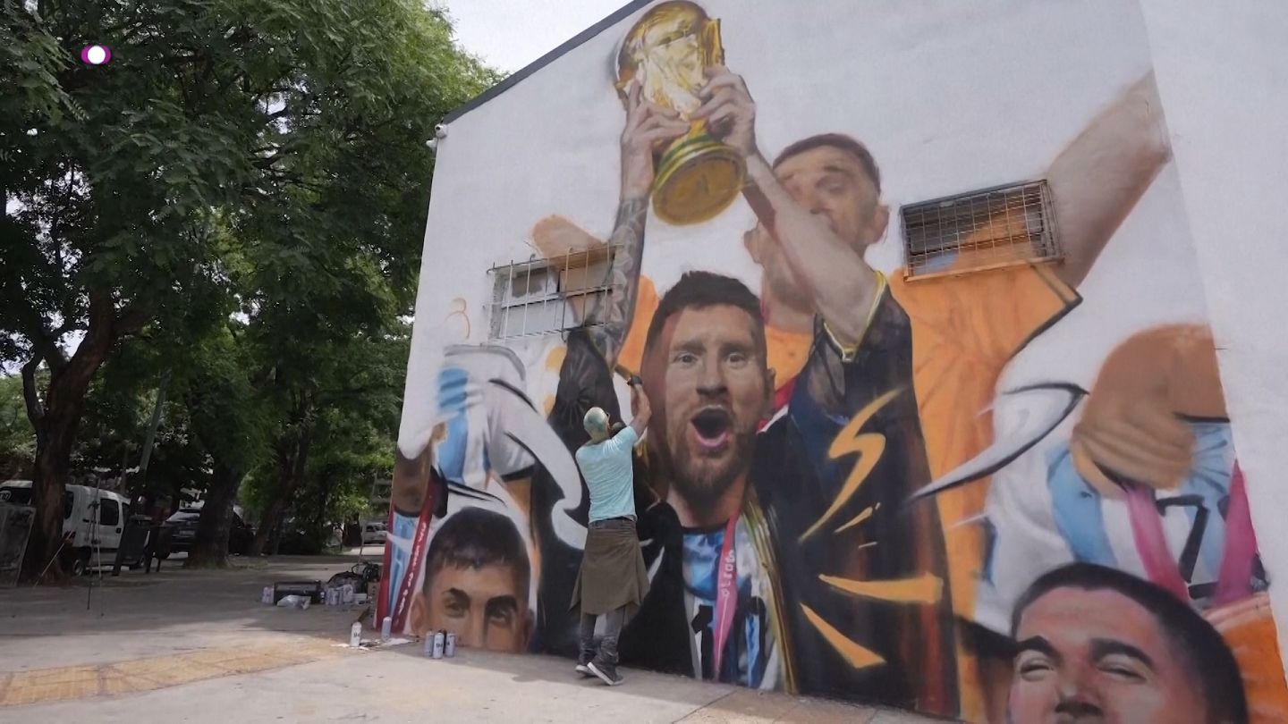 Messi's World Cup celebration is now on a mural in Argentina | Euronews