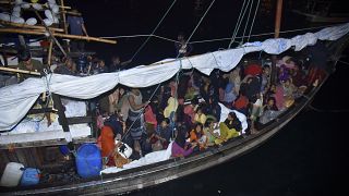 عکس آرشیوی از قایق پناهجویان روهینگیایی