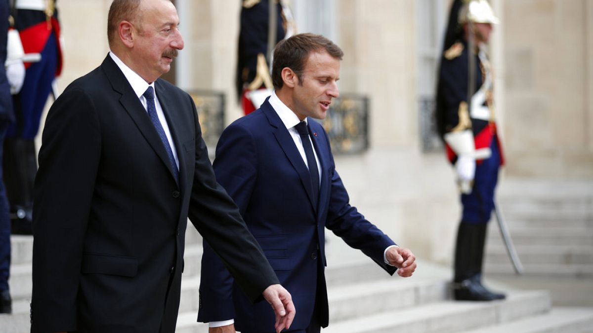 Emmanuel Macron et le président azerbaïdjanais Ilham Aliyev à l'Elysée, le 20 juillet 2018