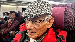 El asesino en serie Charles Sobhraj en el vuelo de vuelta a Francia desde Nepal,