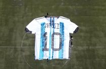Einmalig: Das weltgrößte aufblasbare Messi-Trikot