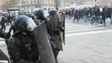 الشرطة الفرنسية في مواجهة المحتجين