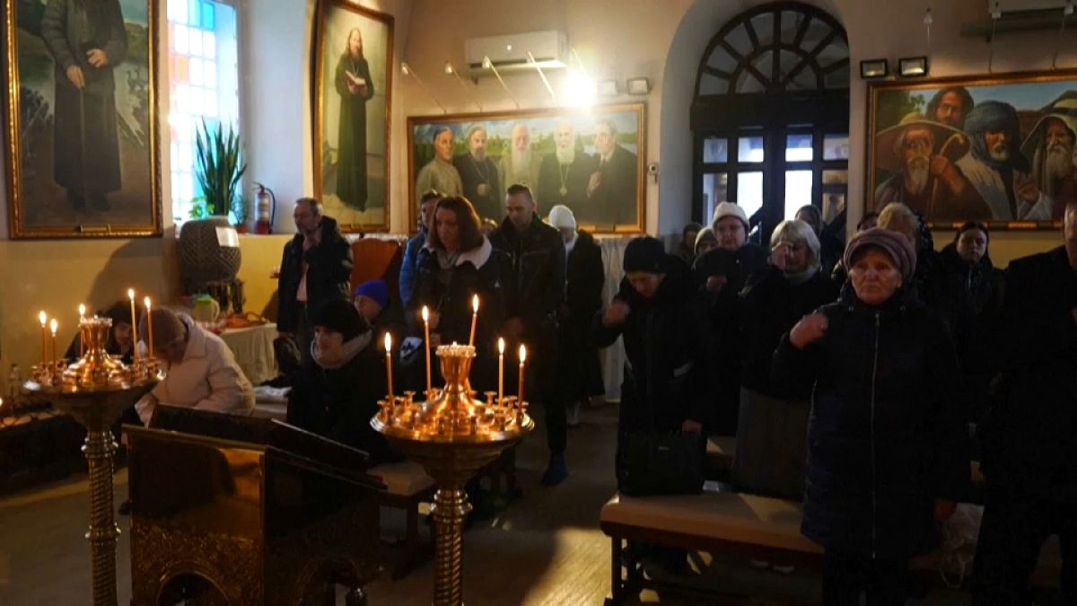 Beaucoup d'églises ont organisé une messe le 25 décembre en Ukraine