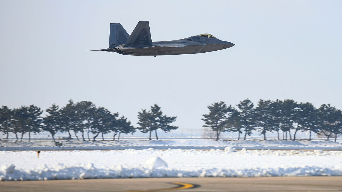 Südkoreanische Kampfjets versuchen, Drohnen aus Nordkorea abzuschießen
