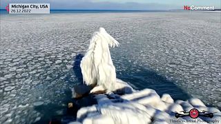 Sturm "Eliott" hinterließ wunderschöne Eisskulpturen im Michigansee