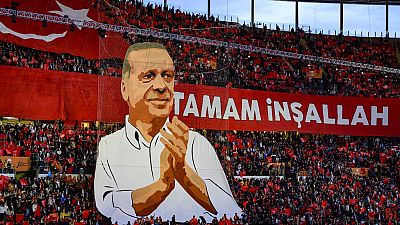 Un rassemblement de militants de l'AKP au stade de Galatasaray à Istanbul (Turquie), le 27 novembre 2022. 