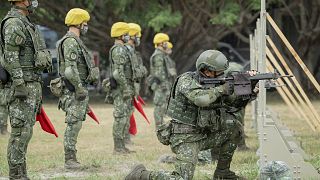 Солдаты армии Тайваня на учениях