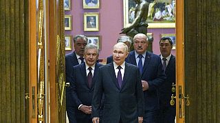 El Presidente ruso Vladimir Putin, a la derecha, y el Presidente bielorruso Alexander Lukashenko